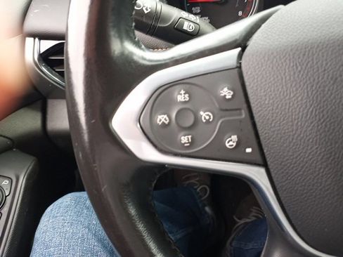 Used 2021 Chevrolet Traverse LT image 20