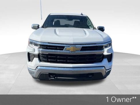 Used 2025 Chevrolet Silverado 1500 LT image 2