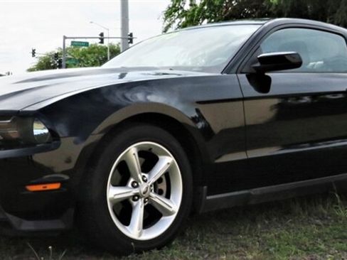 Used 2012 Ford Mustang GT RWD image 3