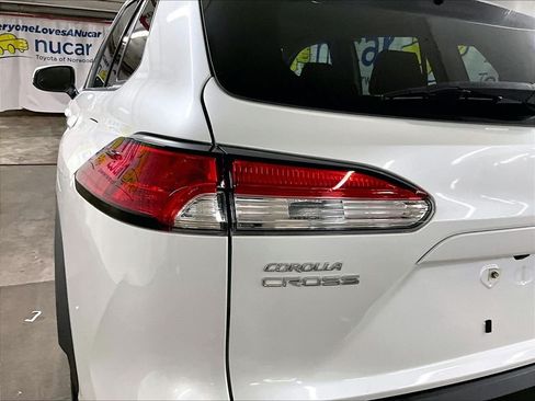 Certified 2023 Toyota Corolla Cross LE AWD/4WD image 32