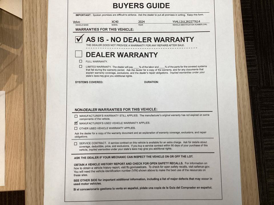 Certified 2024 Volvo XC40 B5 Plus AWD/4WD image 37