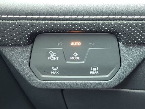 Used 2025 Volkswagen Atlas SEL Premium R-Line image 25