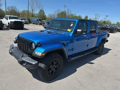 Used 2021 Jeep Gladiator Sport image 2