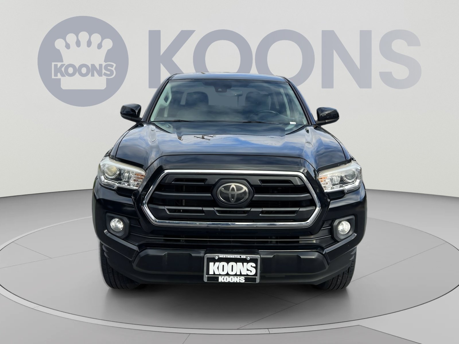 Used 2018 Toyota Tacoma SR5 AWD/4WD image 11