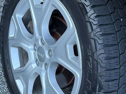 Used 2018 Jeep Renegade Limited w/ UConnect 8.4 Nav Group image 20