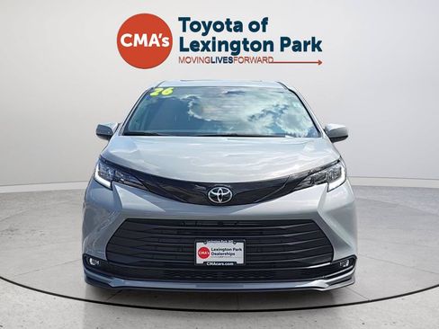 Used 2026 Toyota Sienna XLE Woodland Edition AWD/4WD image 8