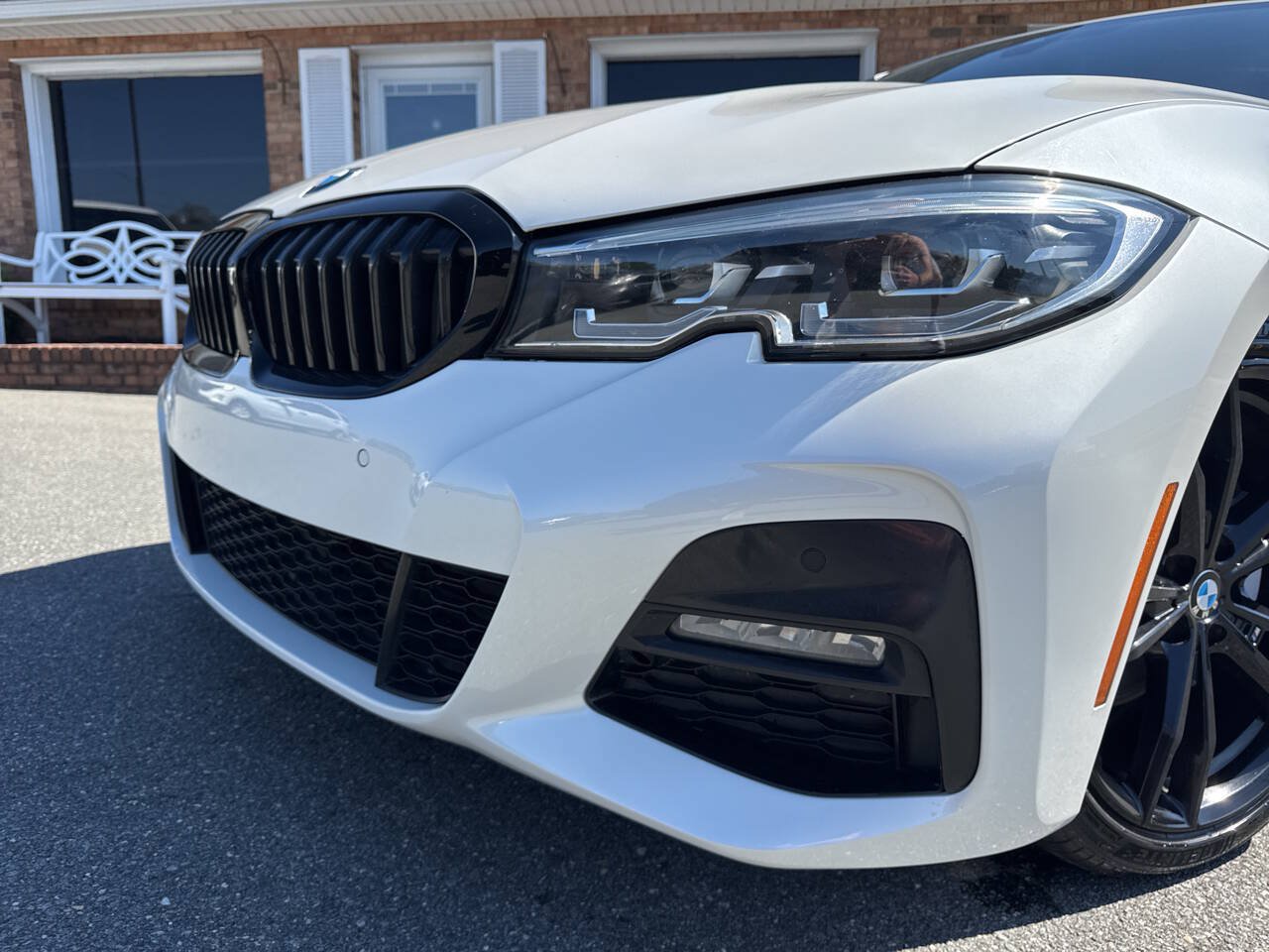 Used 2020 BMW 330i Sedan w/ M Sport Package RWD image 38