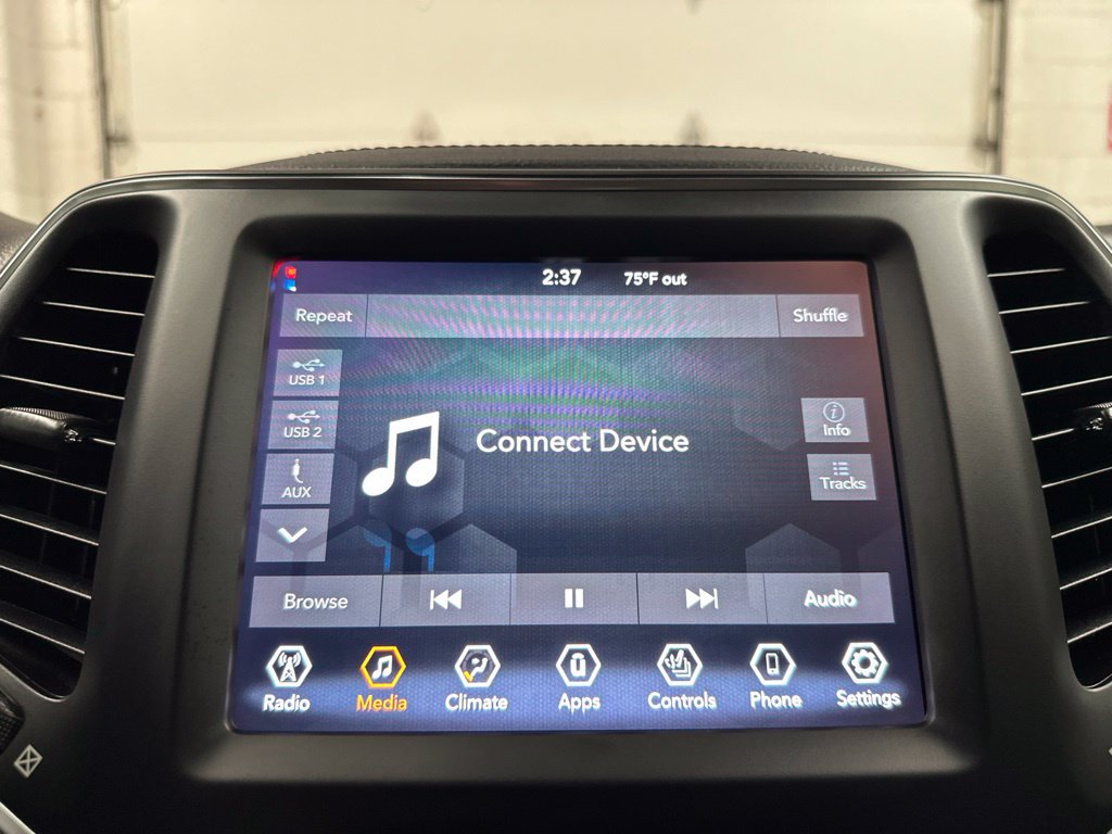 Used 2022 Jeep Cherokee Latitude AWD/4WD image 28