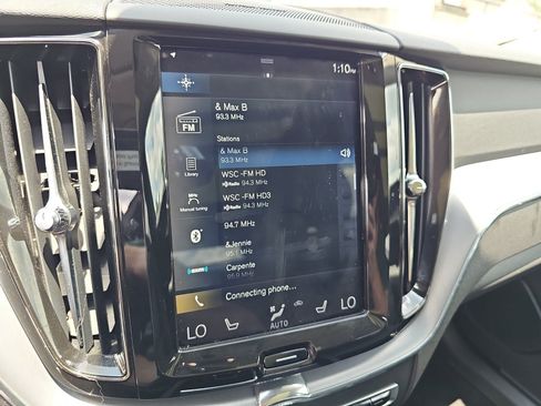 Used 2019 Volvo XC60 T6 Momentum w/ Multimedia Package AWD/4WD image 27