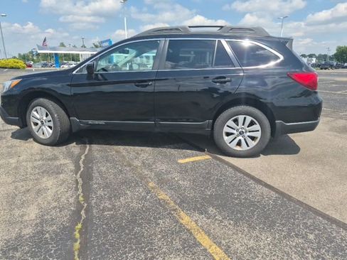 Used 2017 Subaru Outback 2.5i Premium w/ Popular Package #1 AWD/4WD image 8