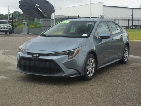 Used 2021 Toyota Corolla LE FWD image 14