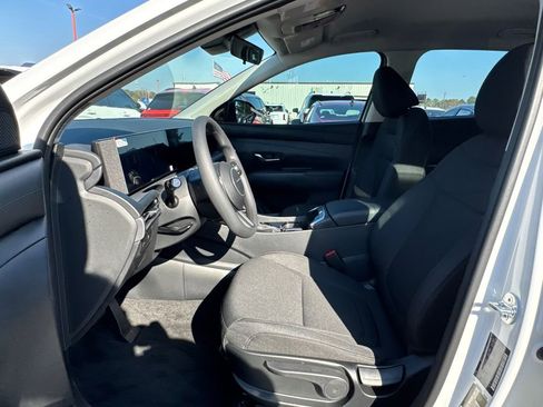 New 2026 Hyundai Tucson SE image 9