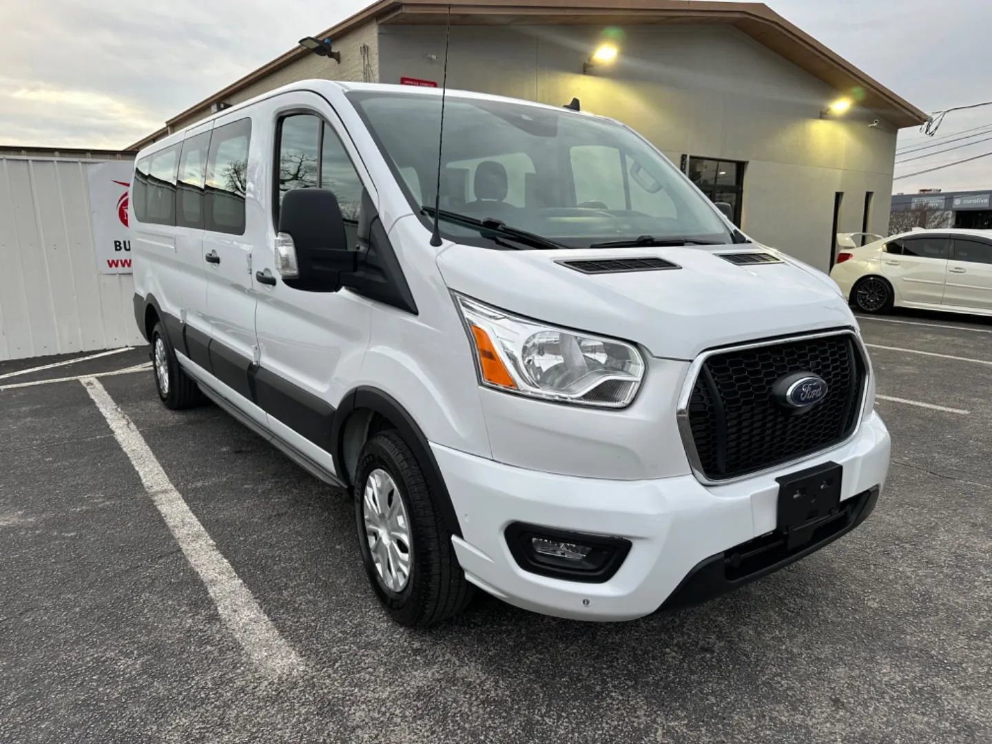 Used 2021 Ford Transit 350 XLT RWD image 7