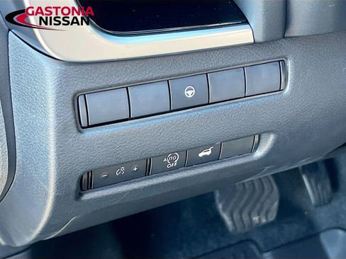Used 2026 Nissan Rogue SV AWD/4WD image 13