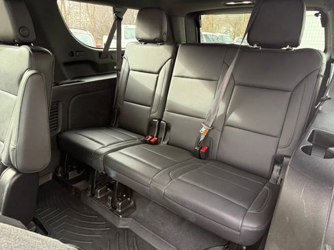 Used 2021 Chevrolet Suburban LT w/ LT Signature Package image 16