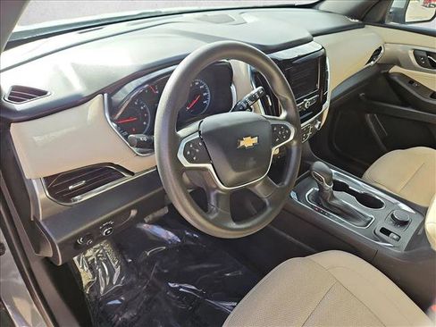 Used 2023 Chevrolet Traverse LS FWD image 10