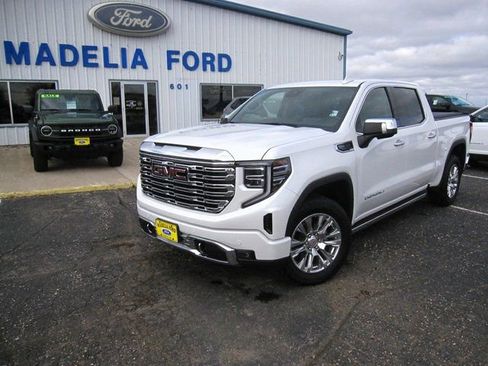 Used 2022 GMC Sierra 1500 Denali w/ Technology Package image 4