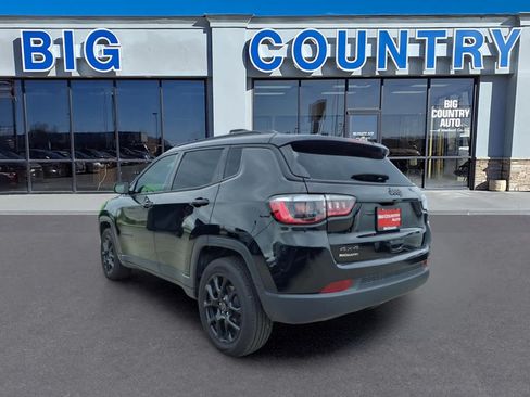 Used 2025 Jeep Compass Latitude w/ Altitude Special Edition AWD/4WD image 9
