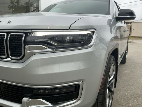 Used 2023 Jeep Wagoneer Series III w/ Premium Group I image 9