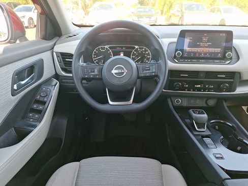 Certified 2023 Nissan Rogue SV FWD image 17