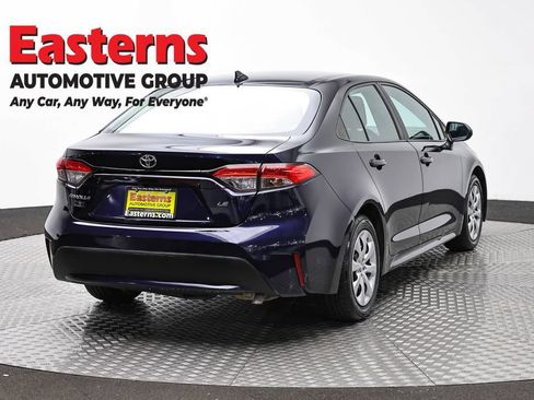Used 2021 Toyota Corolla LE FWD image 5