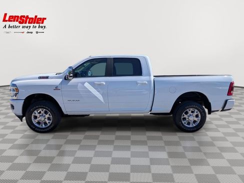 Used 2024 RAM 2500 Laramie AWD/4WD image 2