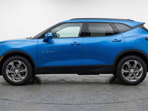 Used 2025 Chevrolet Blazer LT image 5