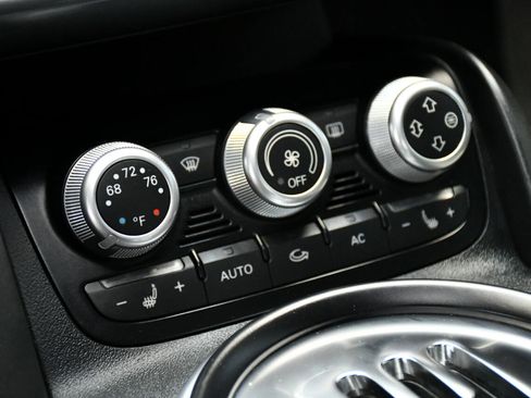 Used 2011 Audi R8 V10 image 41