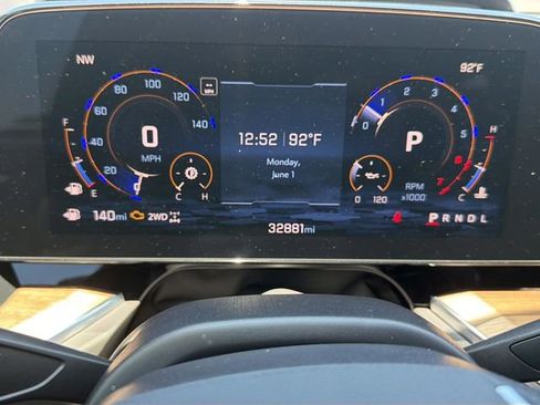 Used 2025 Chevrolet Tahoe High Country AWD/4WD image 27