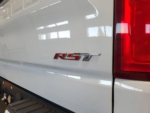 Used 2022 Chevrolet Silverado 1500 RST image 16