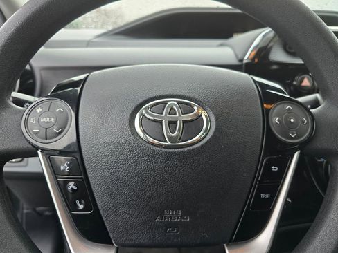 Used 2018 Toyota Prius C Two image 25