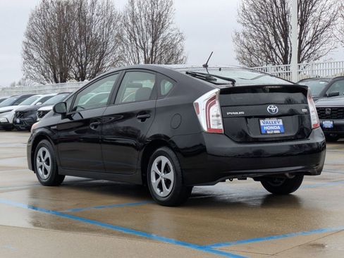 Used 2015 Toyota Prius Two image 8