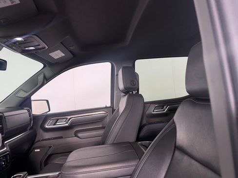 Used 2023 Chevrolet Silverado 1500 LTZ AWD/4WD image 17