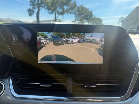 Used 2025 Chevrolet Trax LT image 21