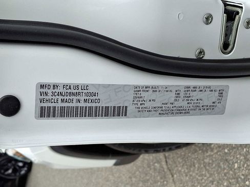 Certified 2024 Jeep Compass Latitude image 27