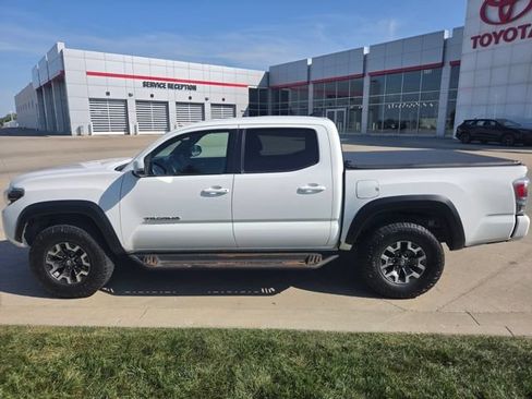 Used 2022 Toyota Tacoma TRD Off-Road w/ Technology Package AWD/4WD image 7