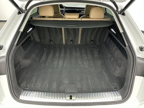 Used 2025 Audi Q8 Premium w/ Black Optic Package image 24