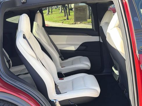Used 2023 Tesla Model X Plaid image 32
