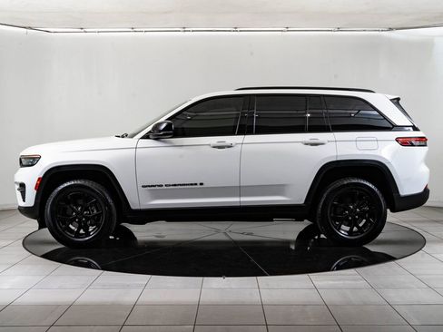 Used 2024 Jeep Grand Cherokee Altitude image 5