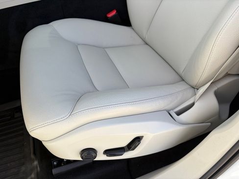 Certified 2024 Volvo XC60 T8 Plus w/ Protection Package Premier image 29