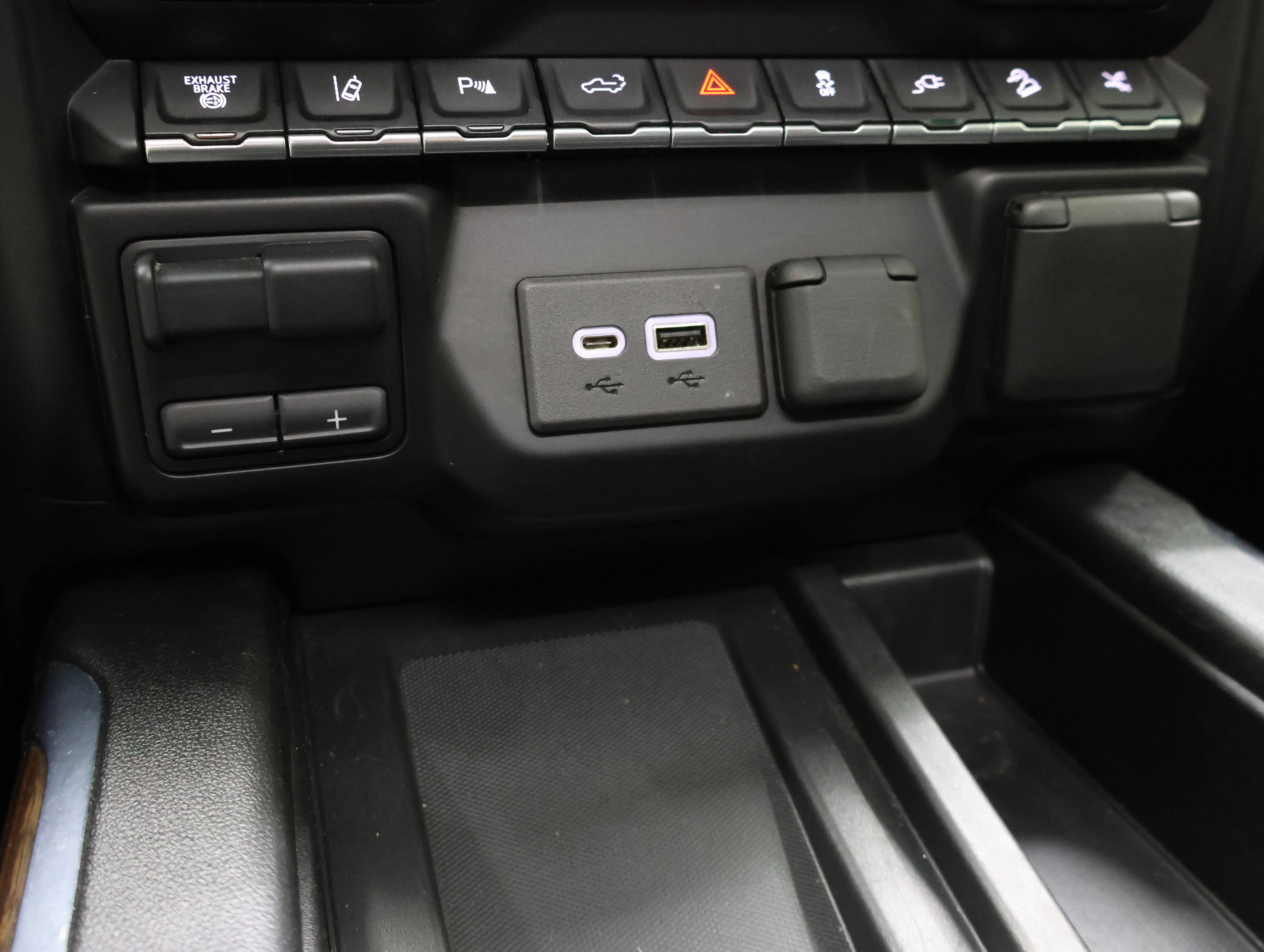 Used 2022 Chevrolet Silverado 2500 High Country w/ Safety Package II AWD/4WD image 55