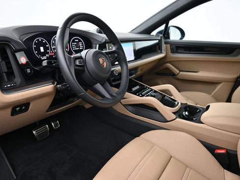 Used 2026 Porsche Cayenne S AWD/4WD image 4