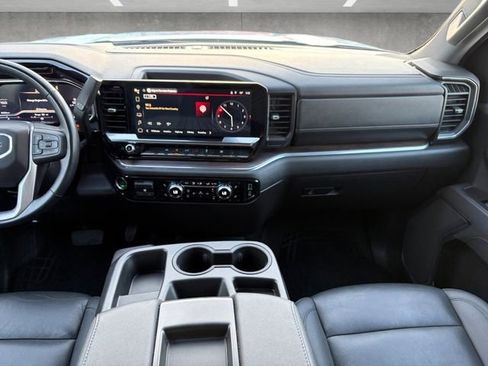 Used 2025 GMC Sierra 1500 SLT image 3