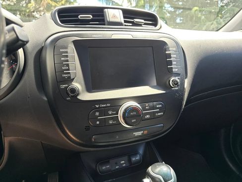 Used 2017 Kia Soul + w/ UVO Package FWD image 18