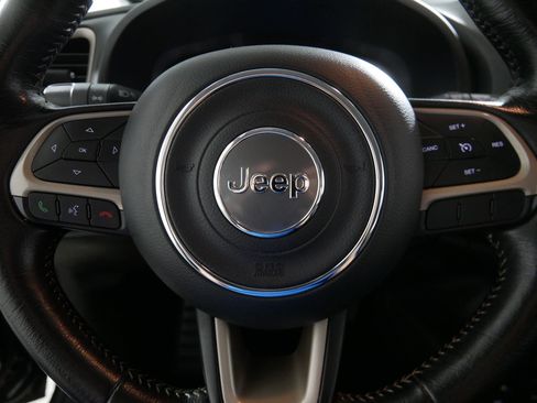 Used 2015 Jeep Renegade Limited image 25