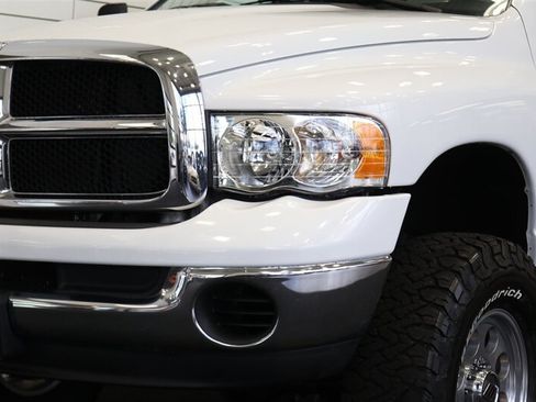 Used 2005 Dodge Ram 2500 Truck SLT AWD/4WD image 12