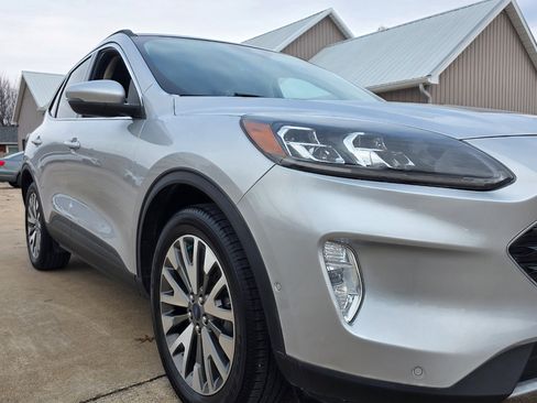 Used 2020 Ford Escape Titanium w/ Titanium Premium Package 2.0 image 24