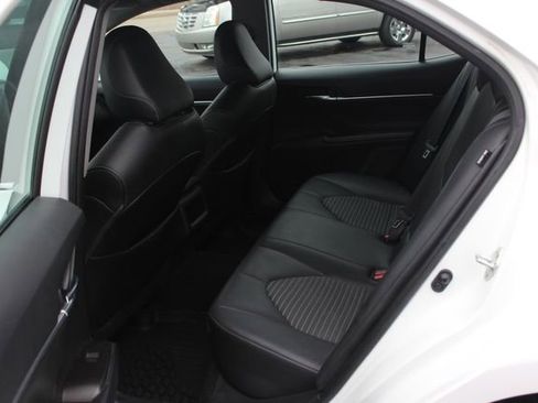 Used 2022 Toyota Camry SE w/ Cold Weather Package image 23