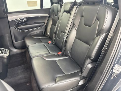 Used 2022 Volvo XC90 T5 Momentum w/ Advanced Package image 14