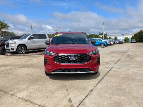 Used 2024 Ford Escape ST-Line w/ Cold Weather Package FWD image 8